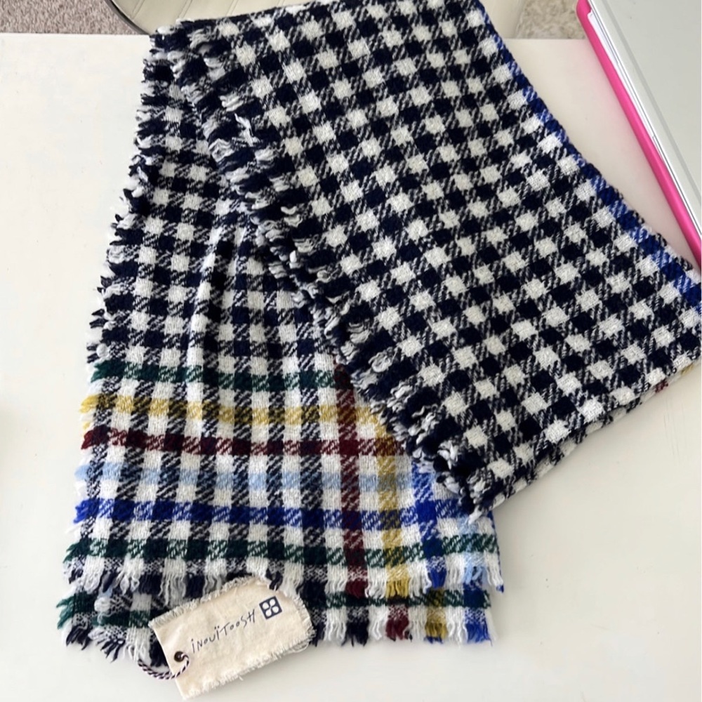 Inouitoosh Scarf NWT